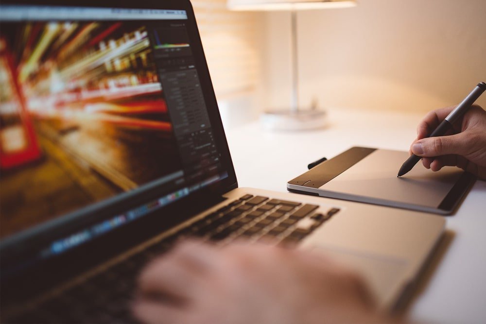 significato-acronimo-ict.original ICT (Information and Communication Technology): La Guida Completa alla Trasformazione Digitale Aziendale